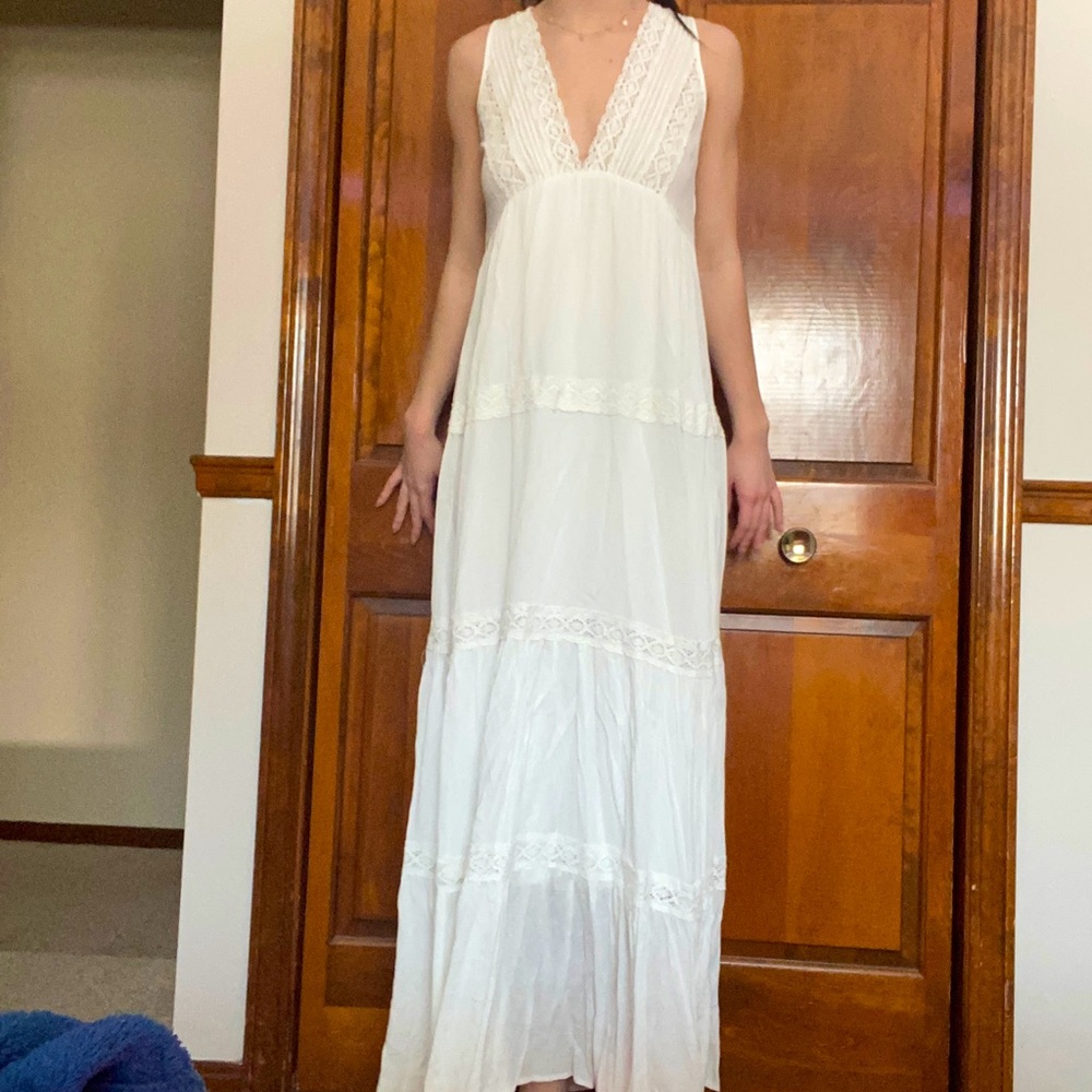 Forever 21 White Maxi Dress Size Small